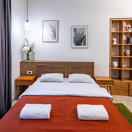 Apartamenty On Knyazya Romana Λβιβ Εξωτερικό φωτογραφία
