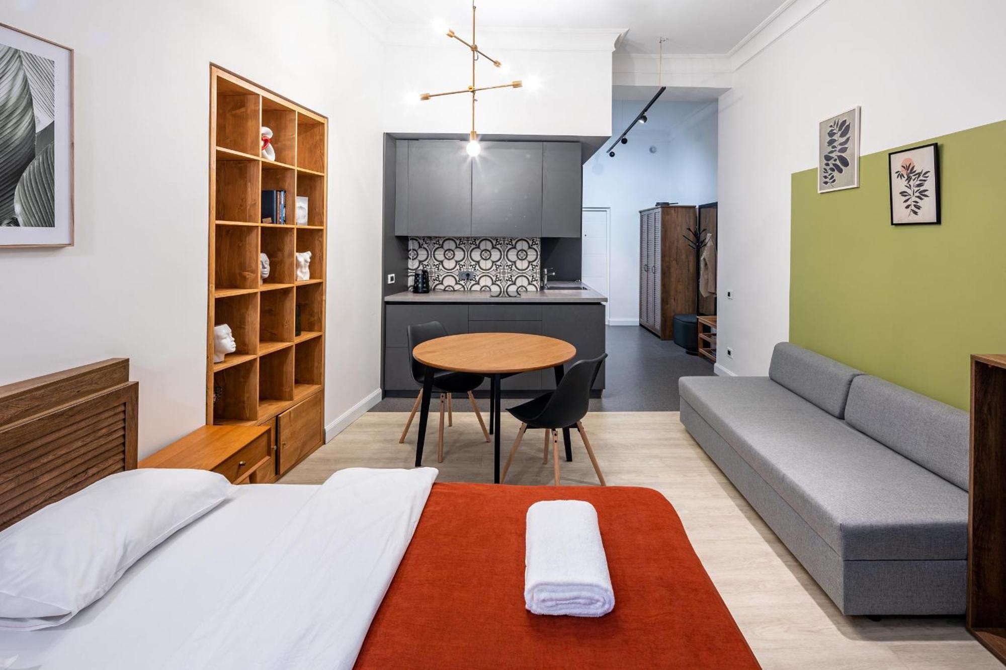 Apartamenty On Knyazya Romana Λβιβ Εξωτερικό φωτογραφία