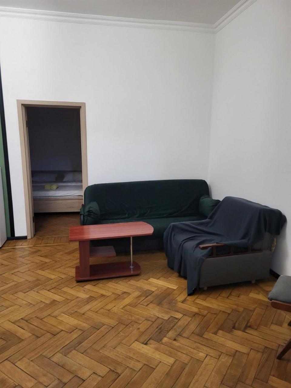 Apartamenty On Knyazya Romana Λβιβ Εξωτερικό φωτογραφία