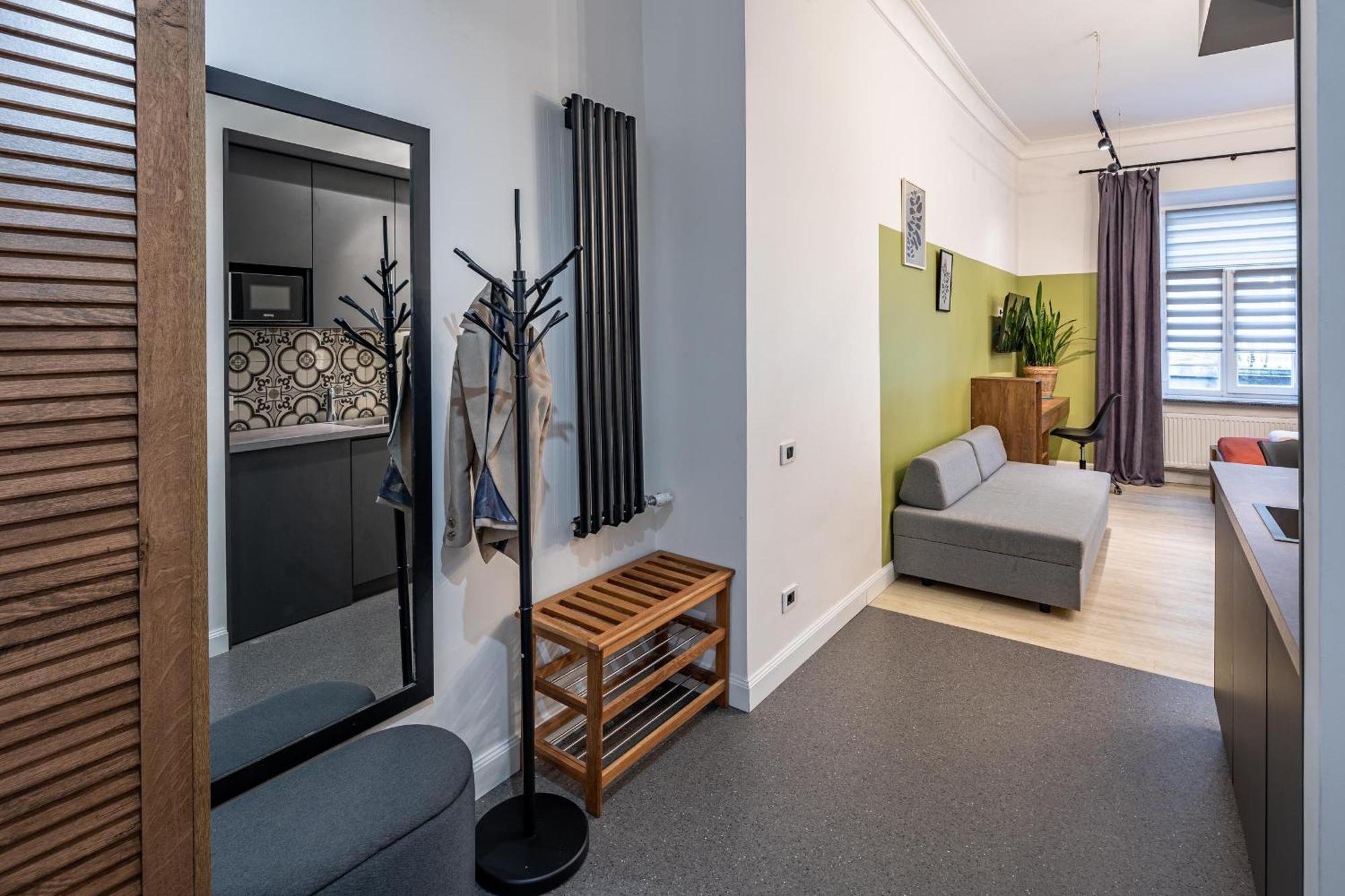 Apartamenty On Knyazya Romana Λβιβ Εξωτερικό φωτογραφία